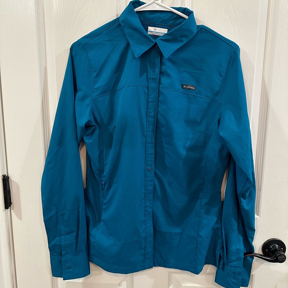 Small Columbia long sleeve fishing shirt.